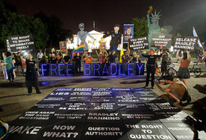 President Obama, uphold your promise to protect whistleblowers! Pardon Bradley Manning! 